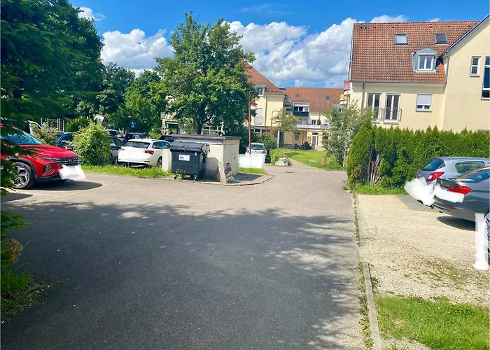 Stilvolles Apartment Mit Balkon, Kueche & Parkplatz - Waldstetten Zentrum