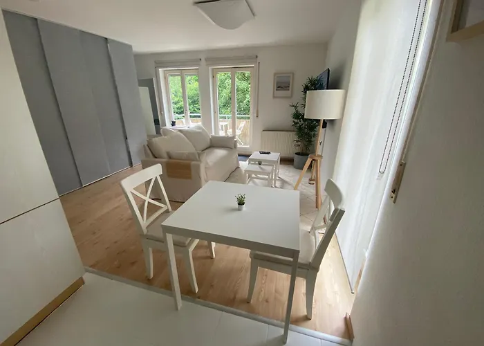 Stilvolles Apartment Mit Balkon, Kueche & Parkplatz - Waldstetten Zentrum