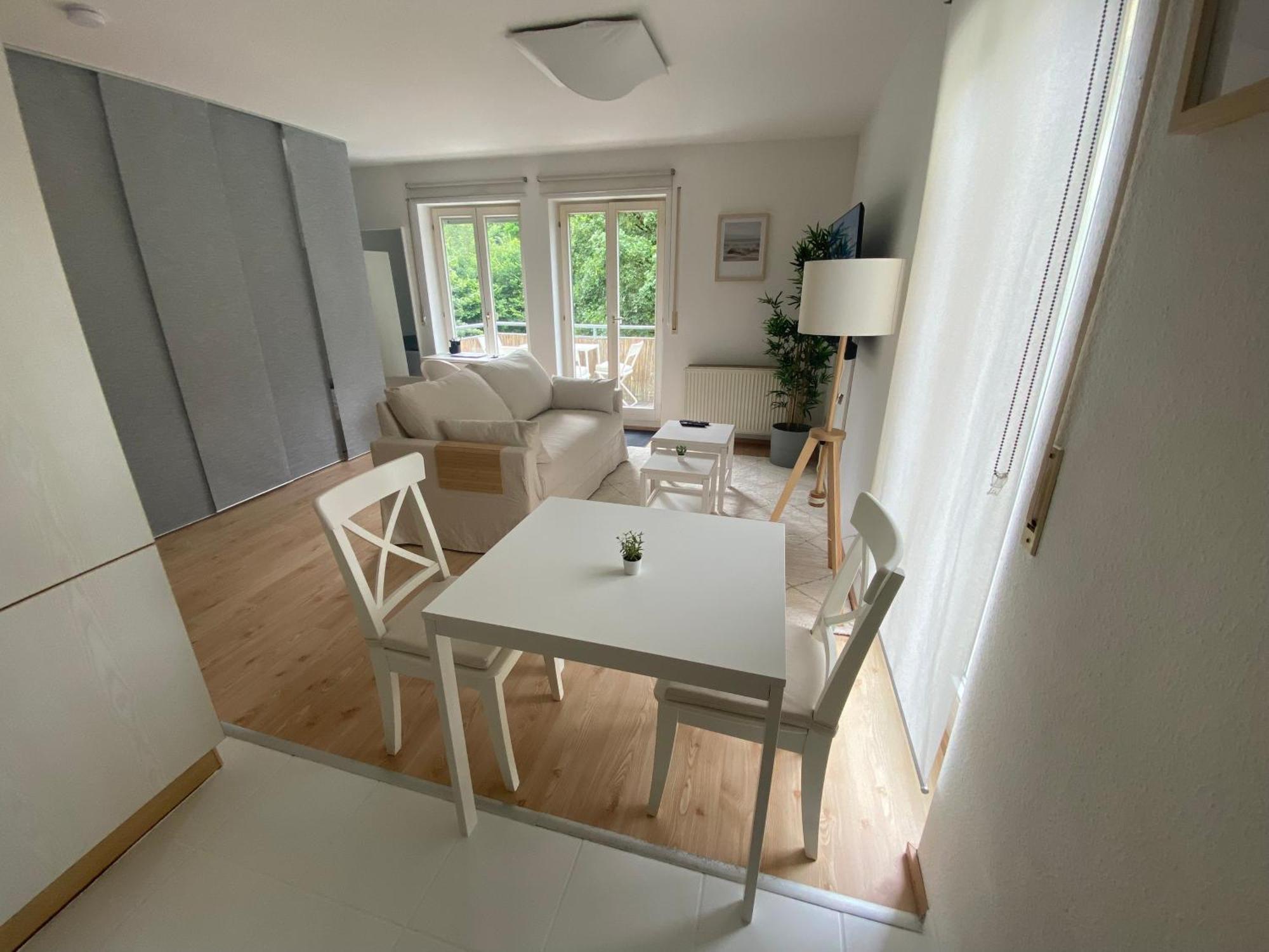 Apartment Stilvolles Apartment Mit Balkon, Kueche & Parkplatz - Waldstetten Zentrum Waldstetten (Ostalbkreis)