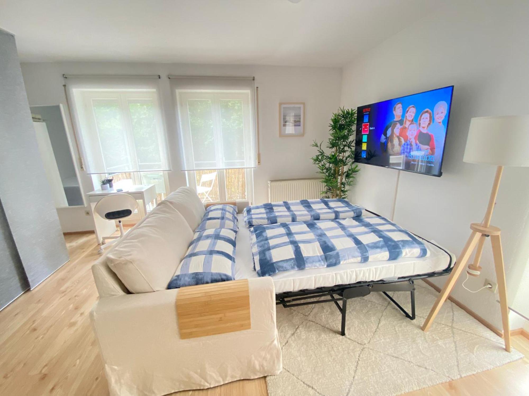 Stilvolles Apartment Mit Balkon, Kueche & Parkplatz - Waldstetten Zentrum *