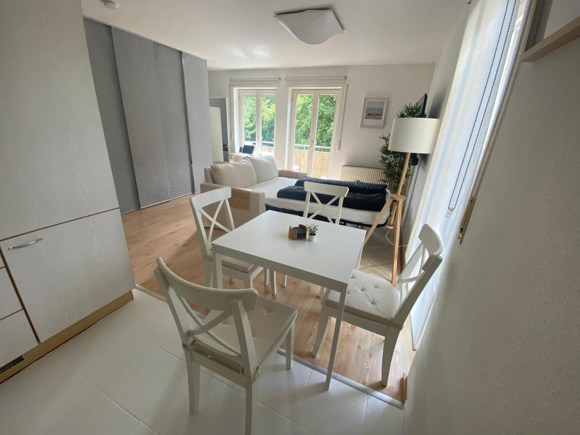 Stilvolles Apartment Mit Balkon, Kueche & Parkplatz - Waldstetten Zentrum Apartment
