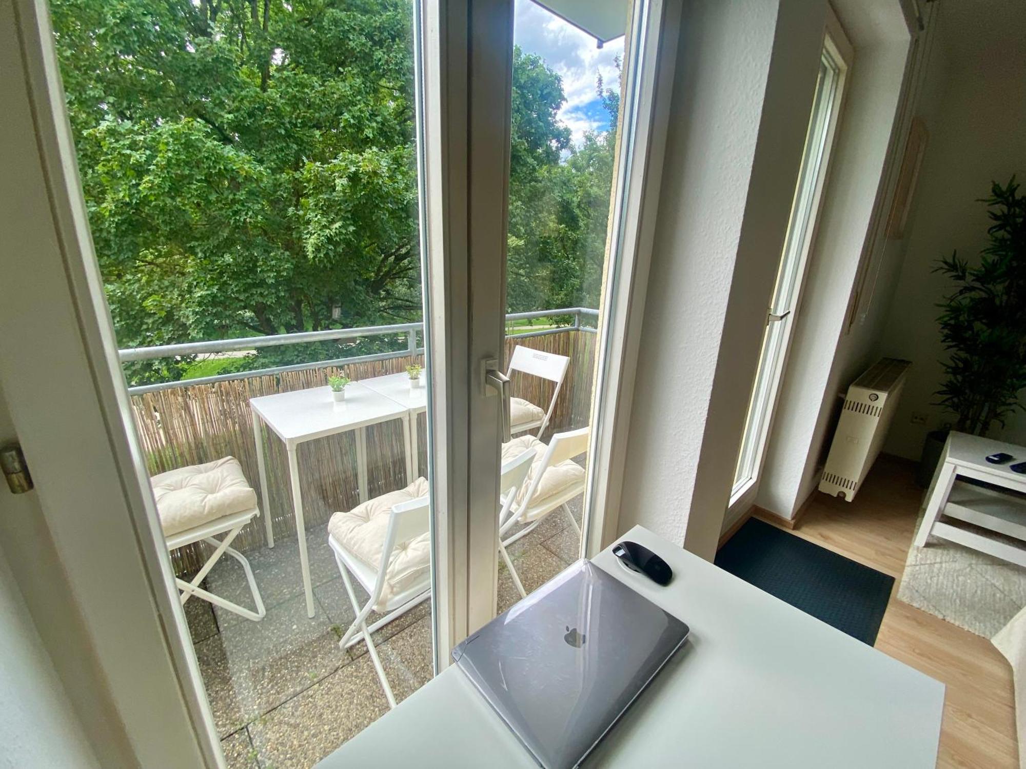 Stilvolles Apartment Mit Balkon, Kueche & Parkplatz - Waldstetten Zentrum Apartment