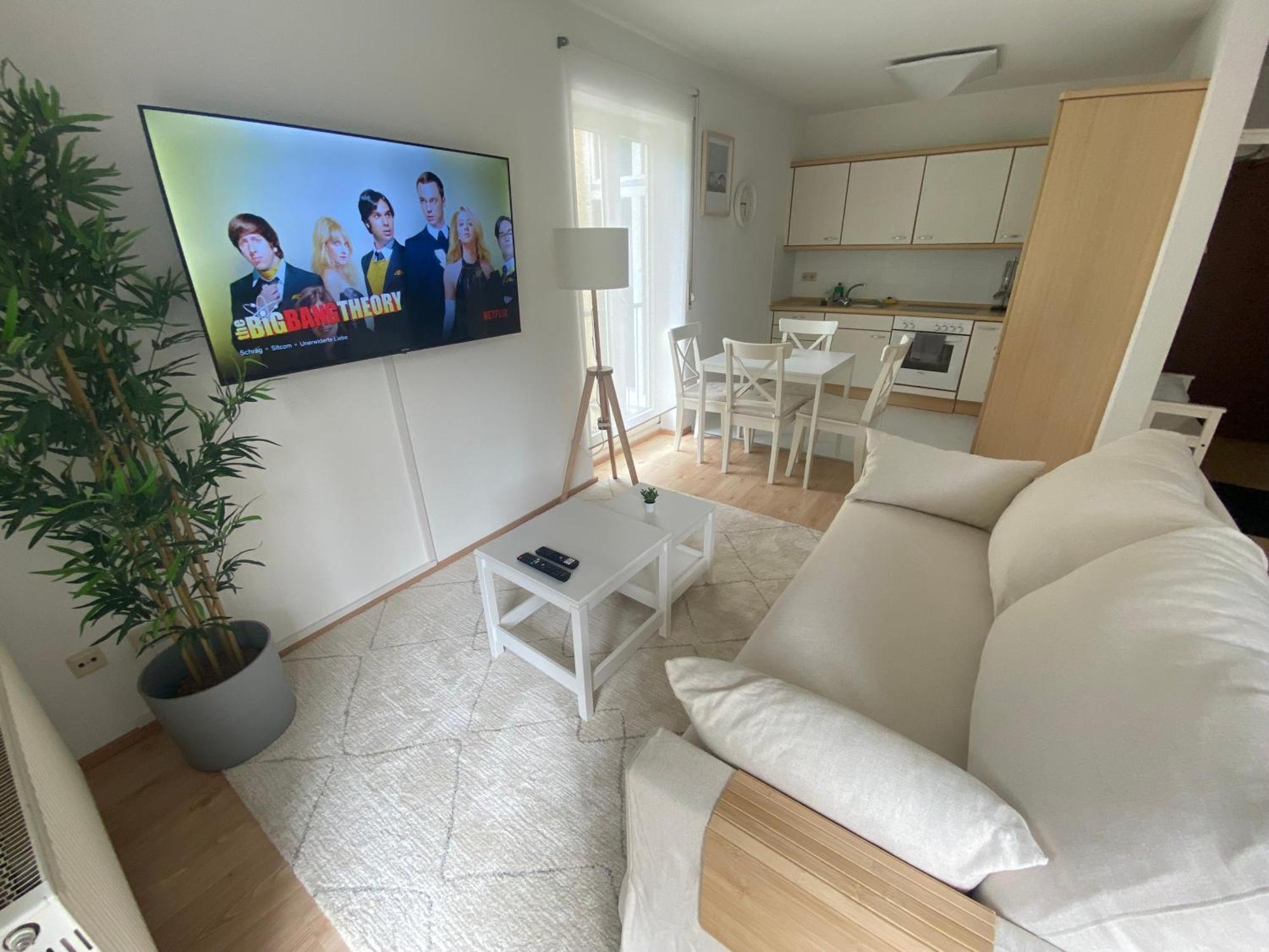 Stilvolles Apartment Mit Balkon, Kueche & Parkplatz - Waldstetten Zentrum Apartment
