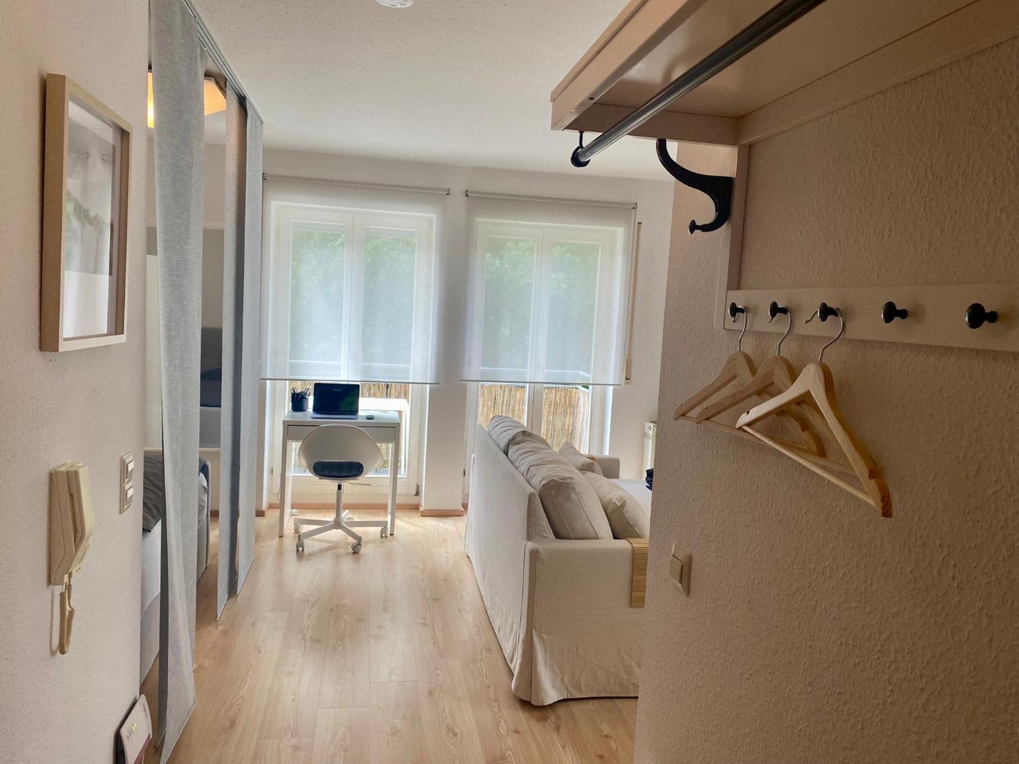 Stilvolles Apartment Mit Balkon, Kueche & Parkplatz - Waldstetten Zentrum Waldstetten (Ostalbkreis)